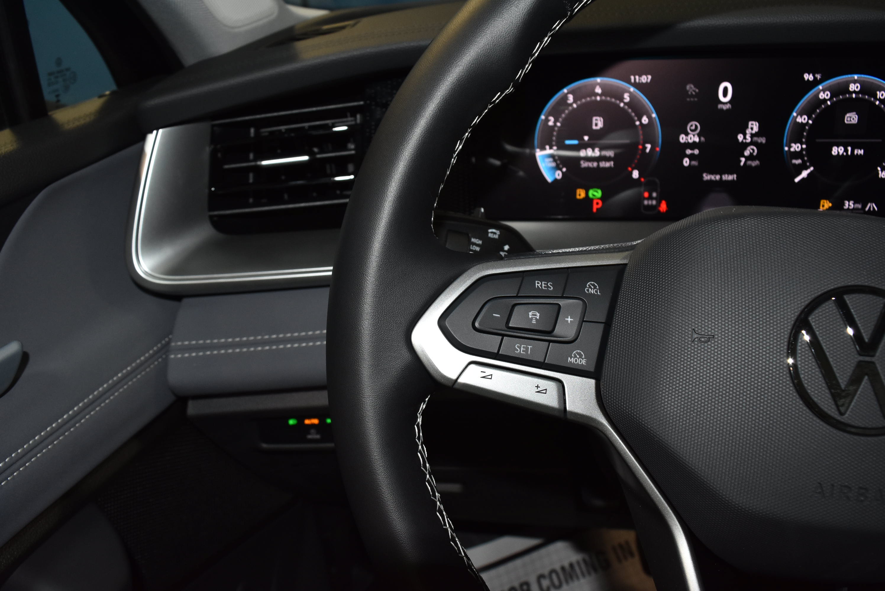 New 2026 Volkswagen Tiguan SE AWD/4WD image 6