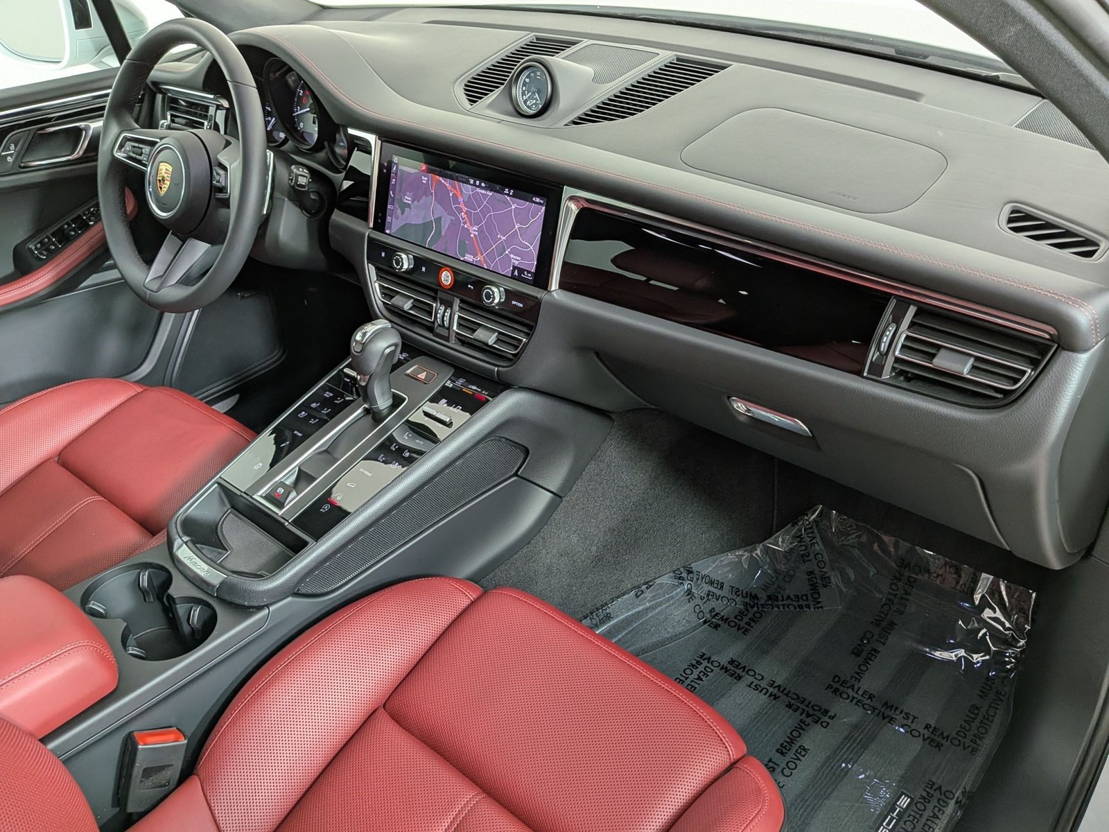 Certified 2025 Porsche Macan S AWD/4WD image 25