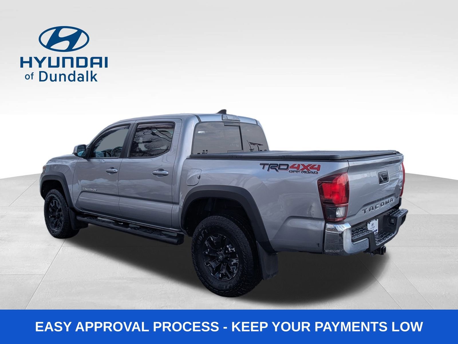 Used 2019 Toyota Tacoma TRD Off-Road image 3