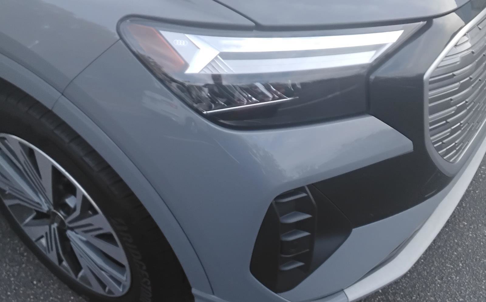 Used 2025 Audi Q4 e-tron Premium image 7