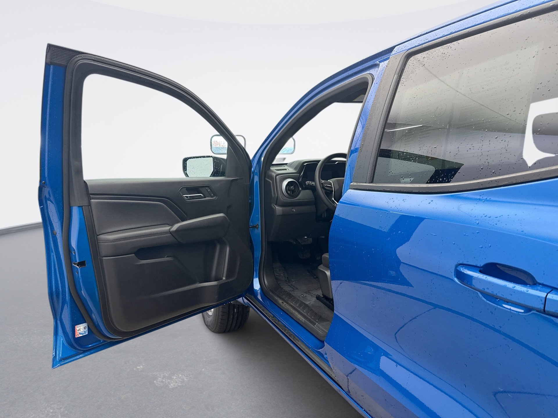 Used 2023 Chevrolet Colorado LT image 9