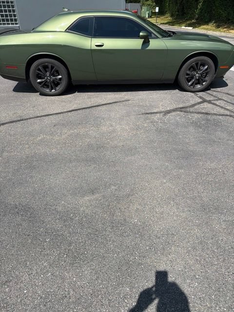 Used 2022 Dodge Challenger SXT w/ Driver Convenience Group AWD/4WD image 5