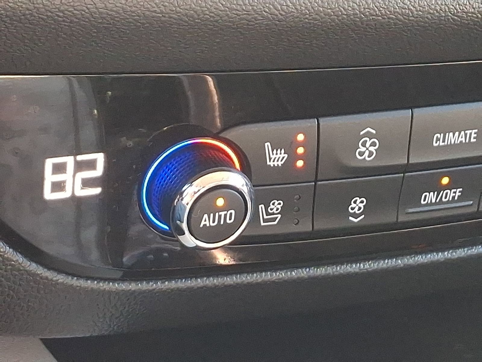 Used 2023 Buick Enclave Avenir w/ Avenir Technology Package image 27