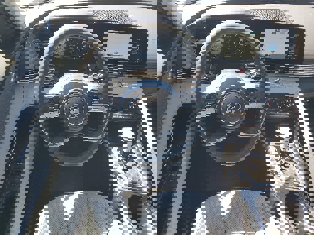 New 2026 Hyundai Elantra Limited image 16