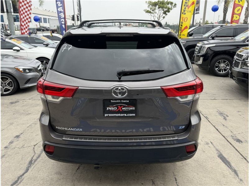 Used 2017 Toyota Highlander SE FWD image 13