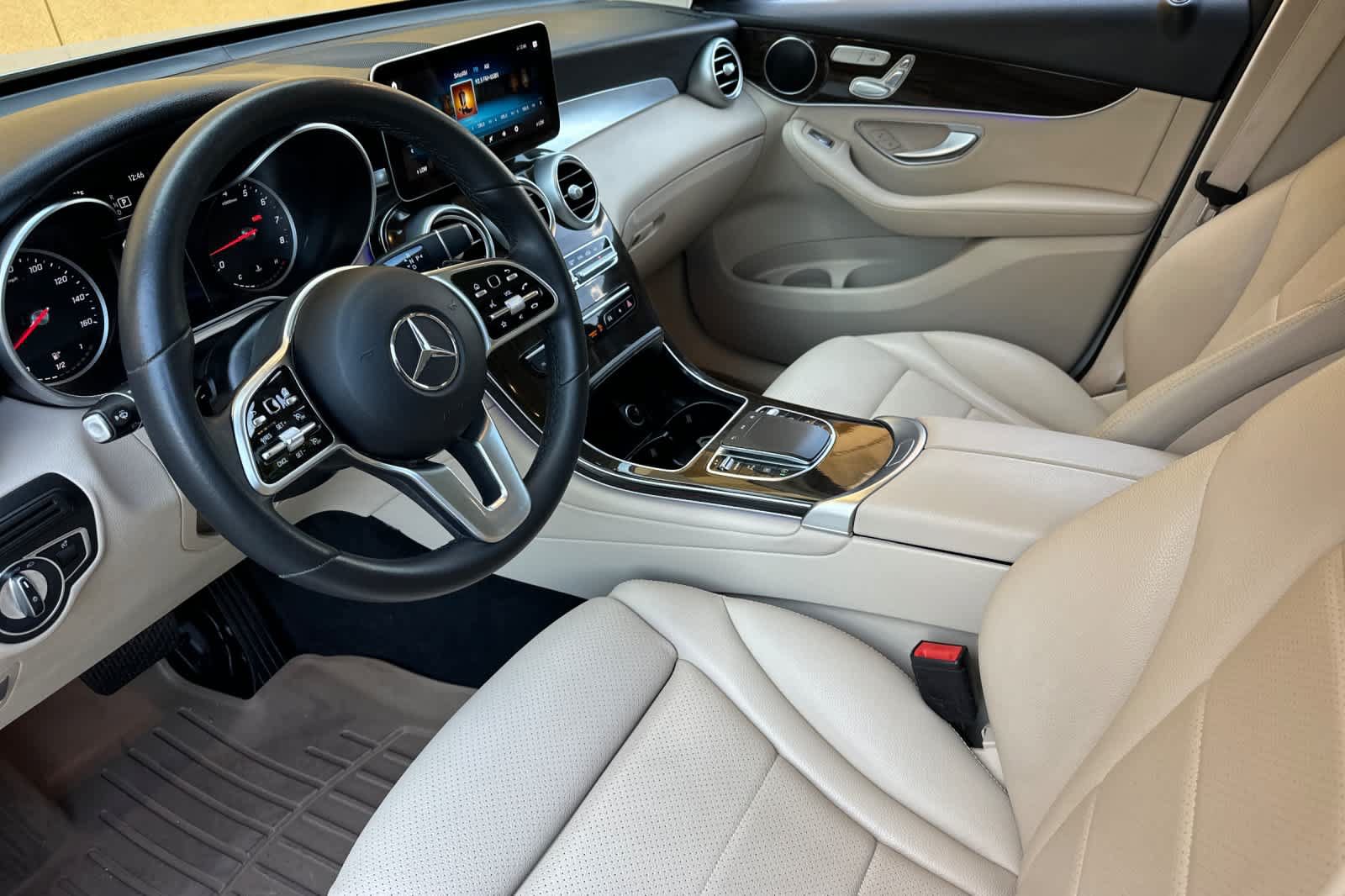 Used 2021 Mercedes-Benz GLC 300 image 9
