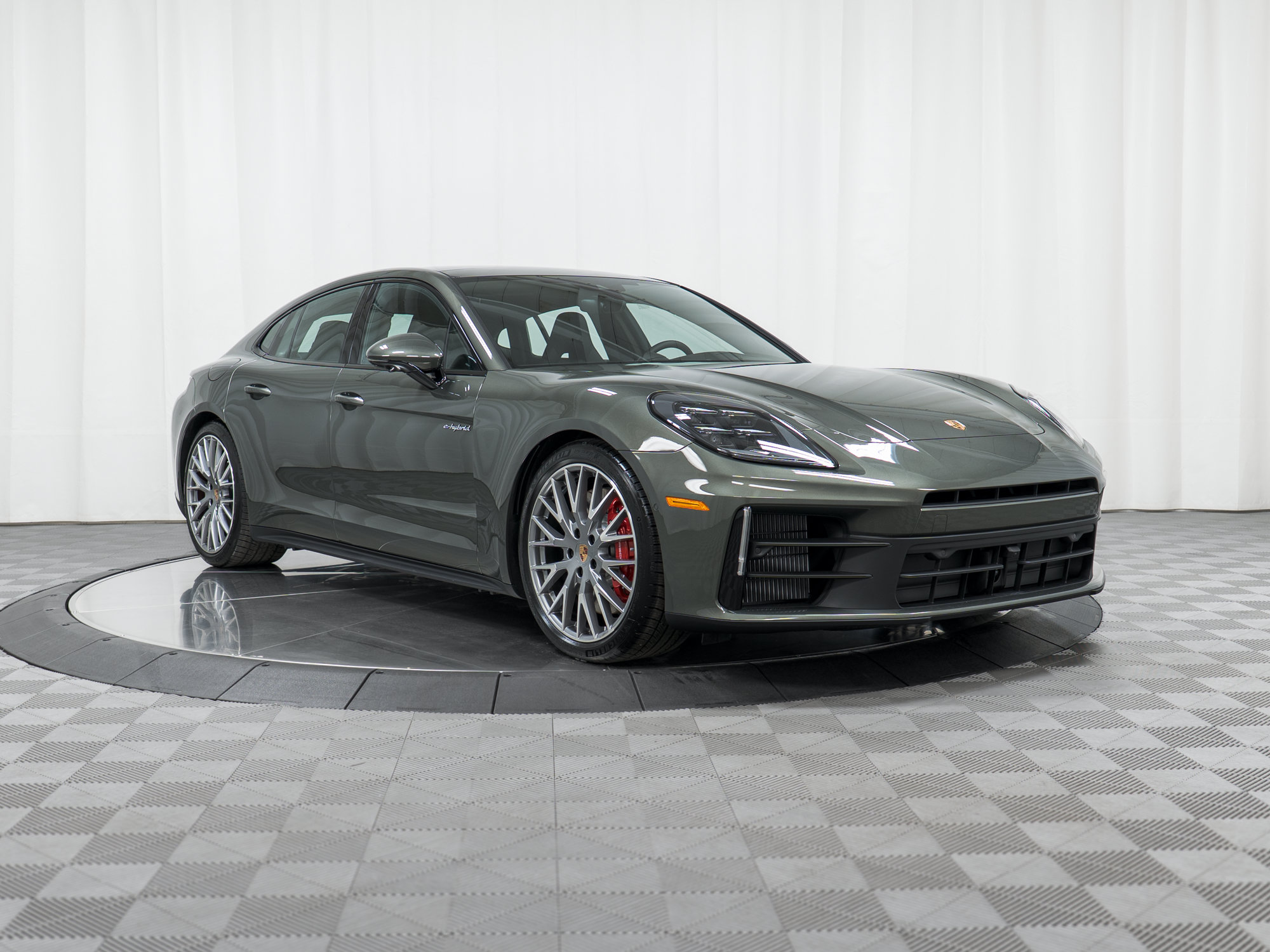 Used 2026 Porsche Panamera 4S AWD/4WD image 9