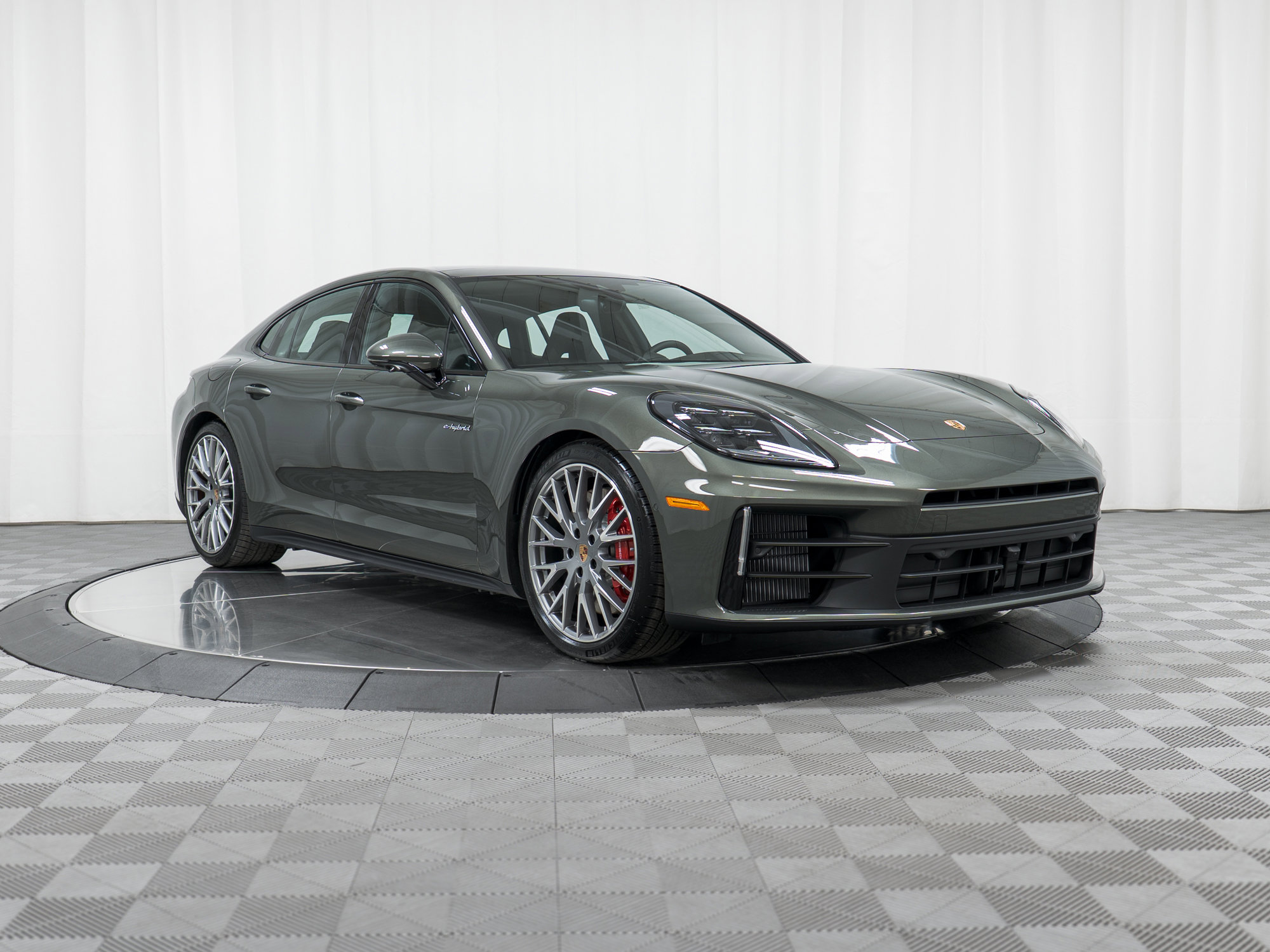 New 2026 Porsche Panamera 4S image 9