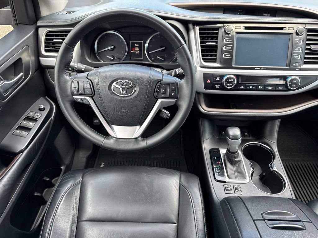 Used 2015 Toyota Highlander XLE AWD/4WD image 22