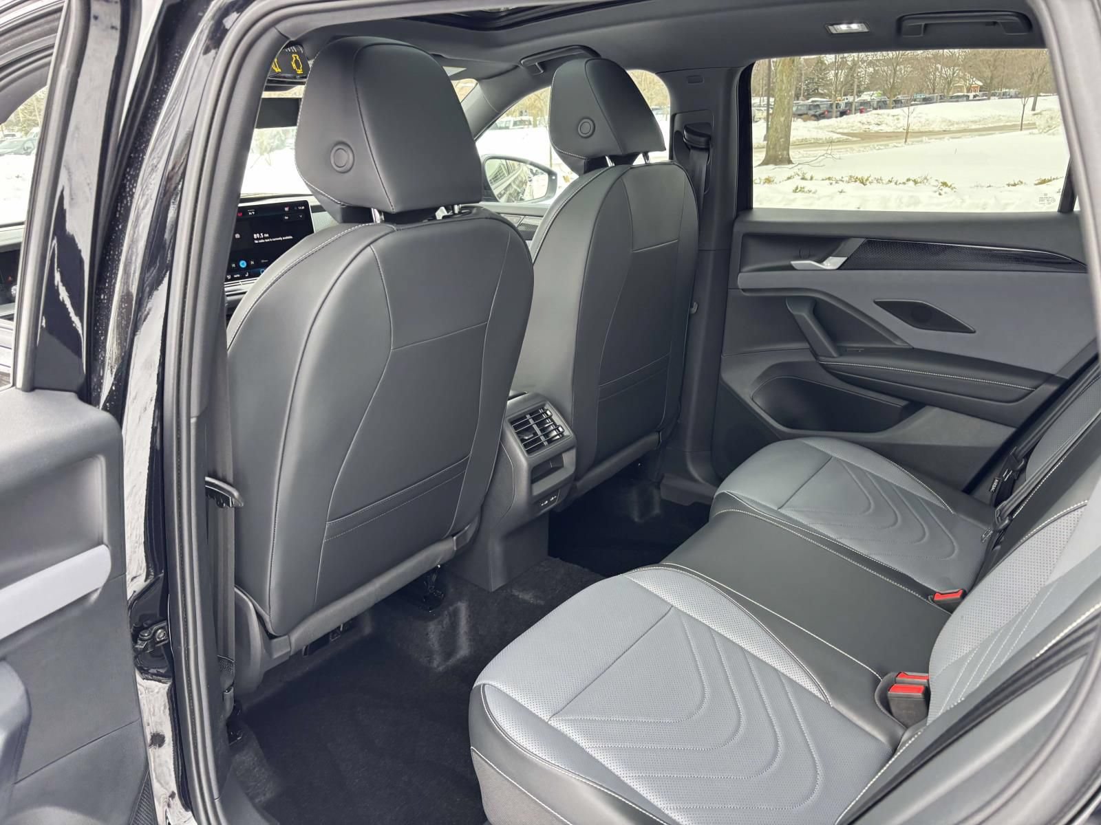 New 2026 Volkswagen Tiguan SE R-Line AWD/4WD image 27