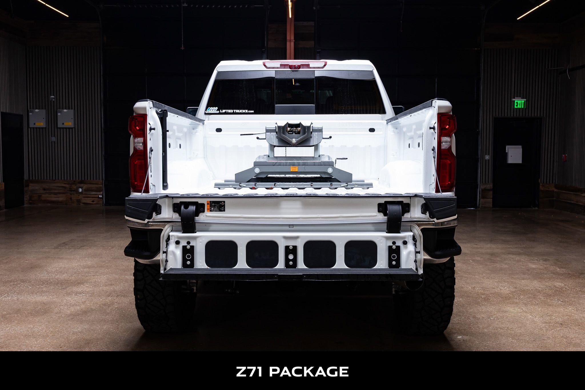 Used 2022 Chevrolet Silverado 2500 LTZ w/ LTZ Plus Package image 9