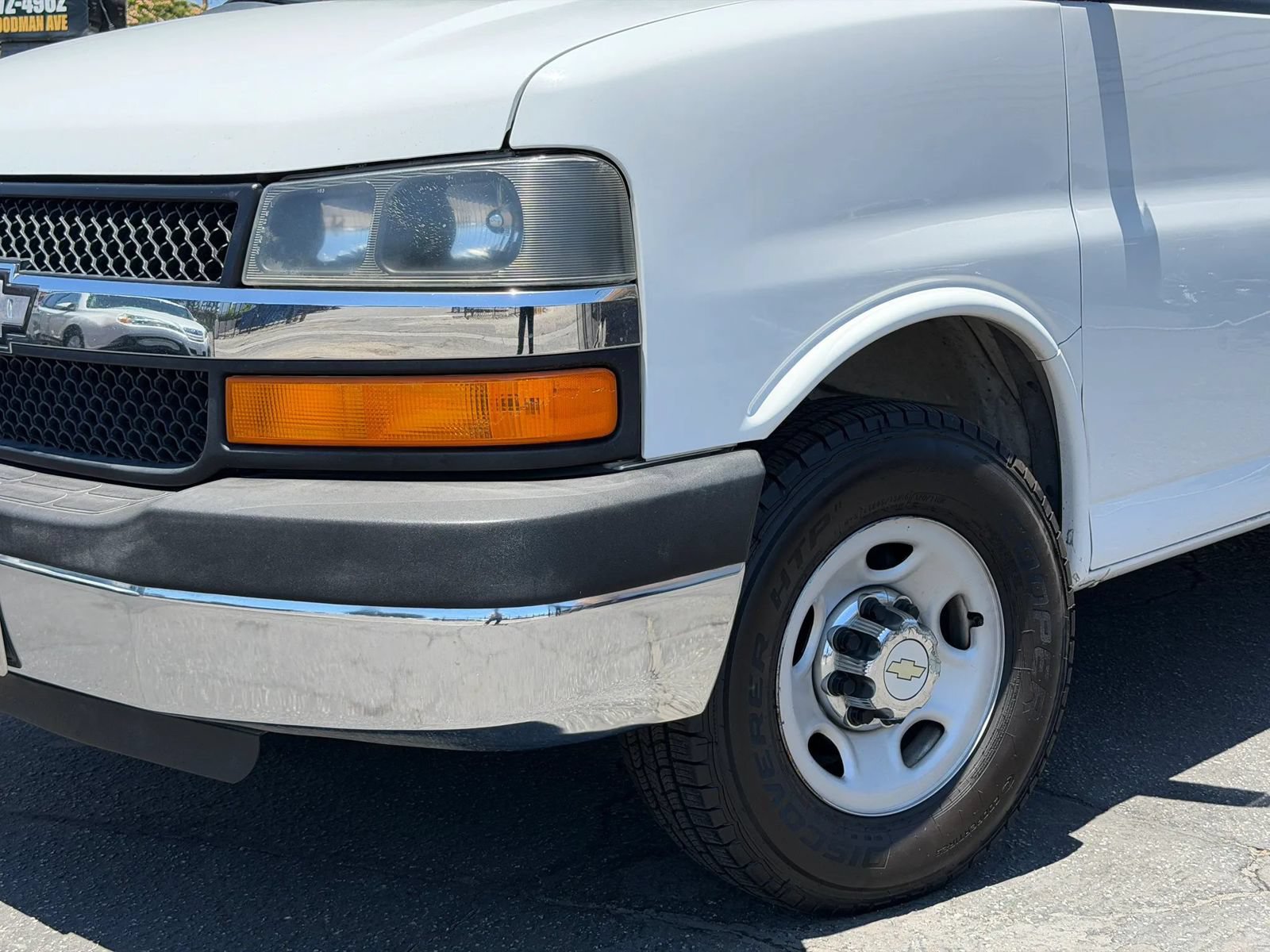 Used 2014 Chevrolet Express 2500 LT w/ LT Preferred Equipment Group RWD image 5