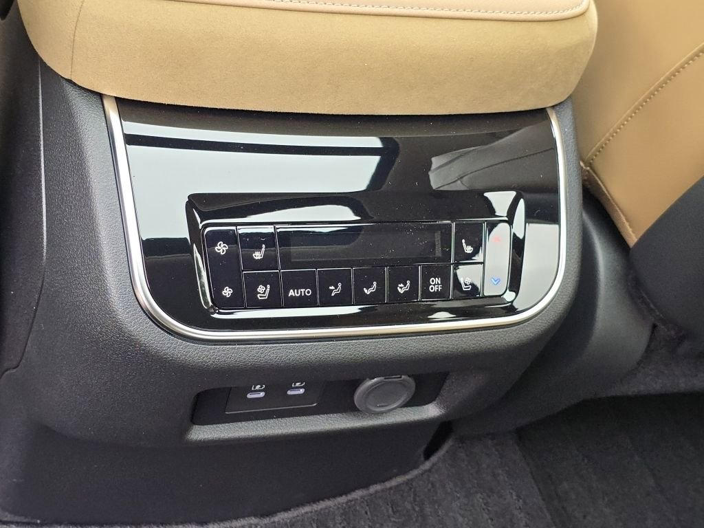 New 2025 INFINITI QX80 Luxe image 33