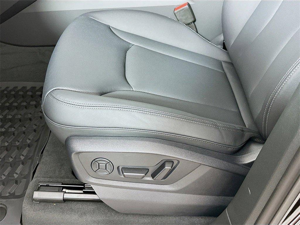 New 2026 Audi Q7 3.0T Premium Plus image 9