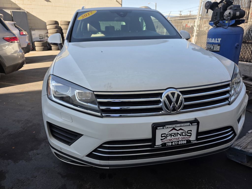 Used 2017 Volkswagen Touareg Wolfsburg Edition image 2