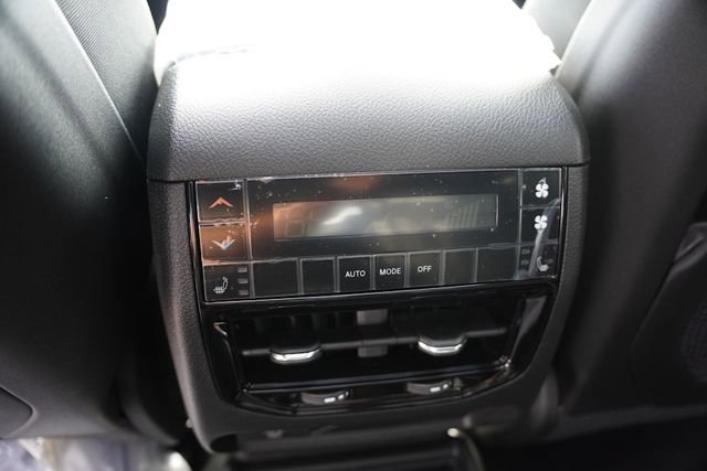 New 2025 Jeep Grand Cherokee L Limited w/ Luxury Tech Group II image 13