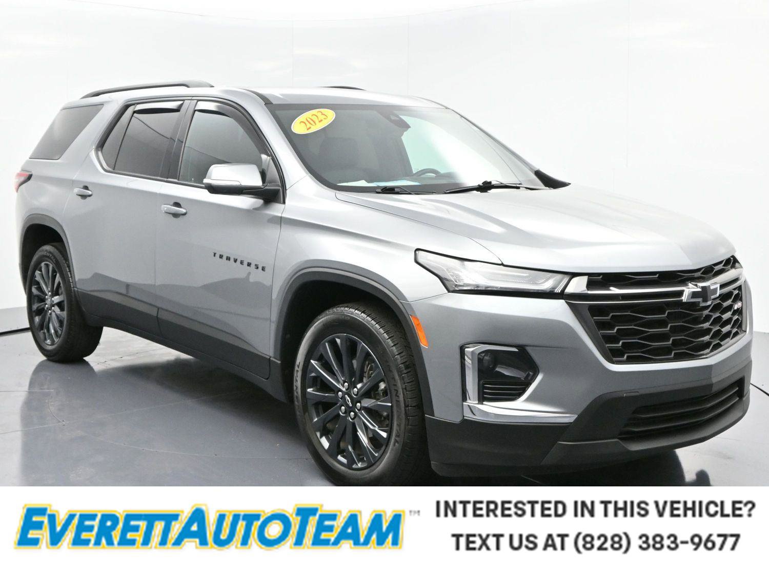 Used 2023 Chevrolet Traverse RS