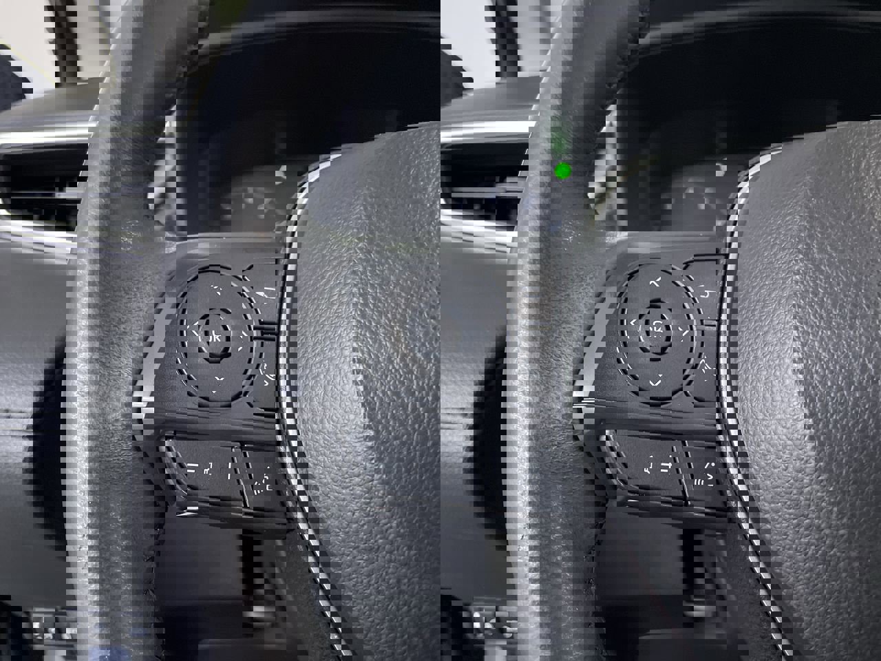 Used 2024 Toyota Corolla Cross LE image 24