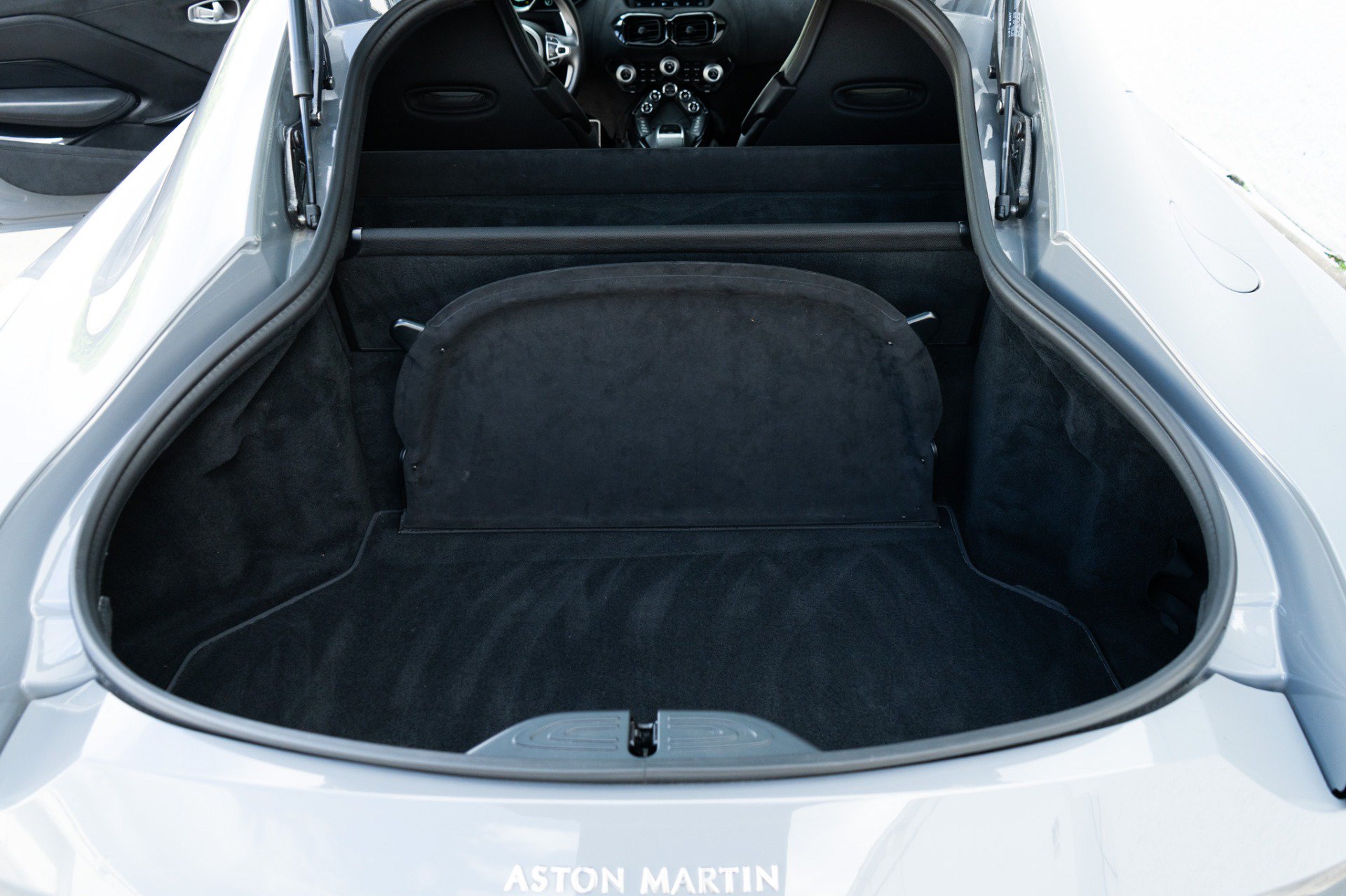 Used 2020 Aston Martin V8 Vantage Coupe RWD image 35