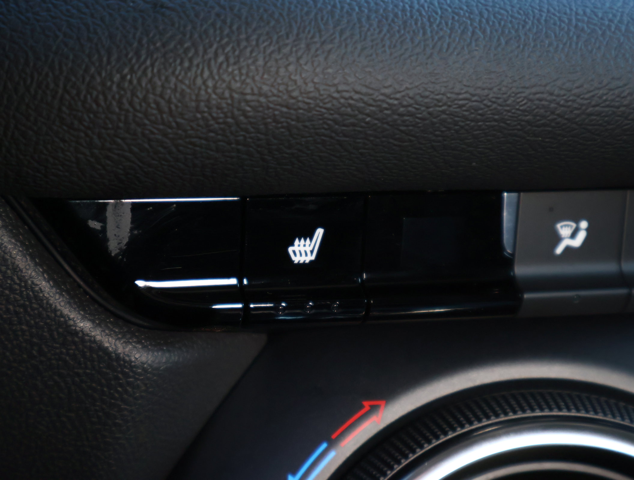 Certified 2024 Chevrolet Blazer LT w/ Convenience Package image 6