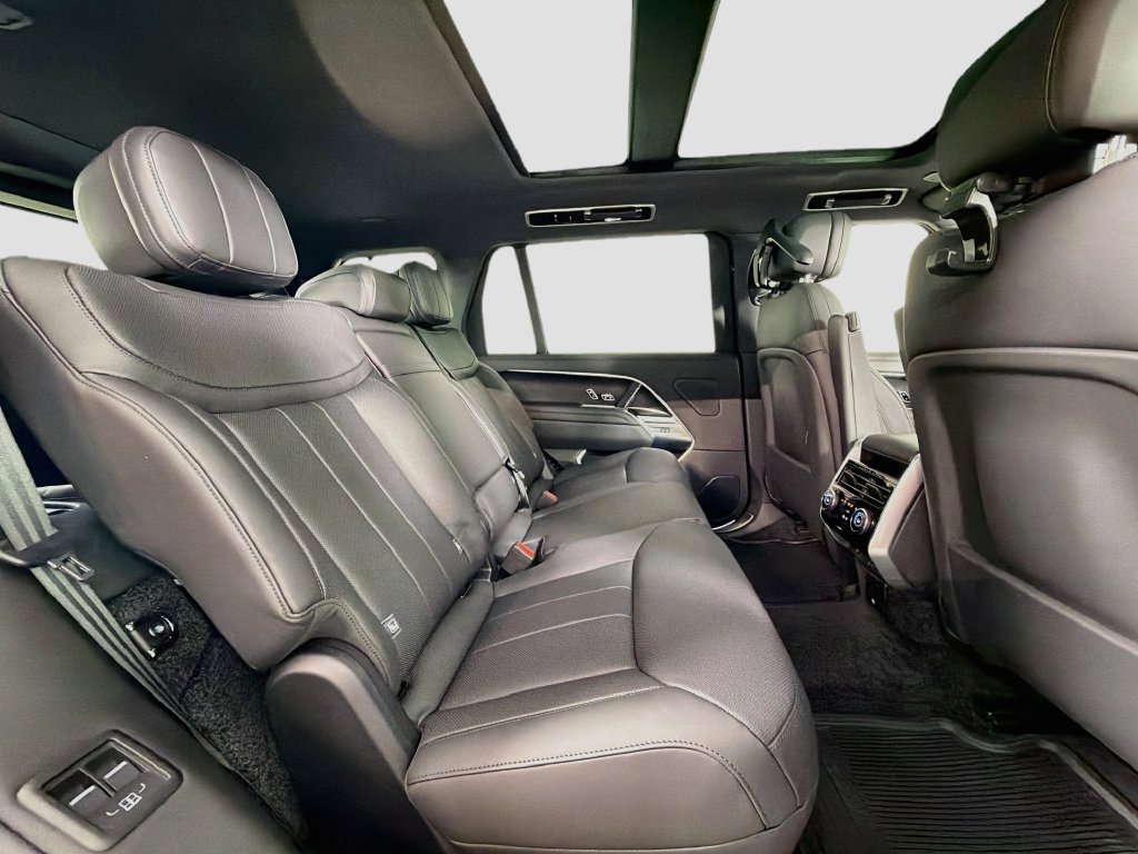New 2026 Land Rover Range Rover Long Wheelbase SE AWD/4WD image 29