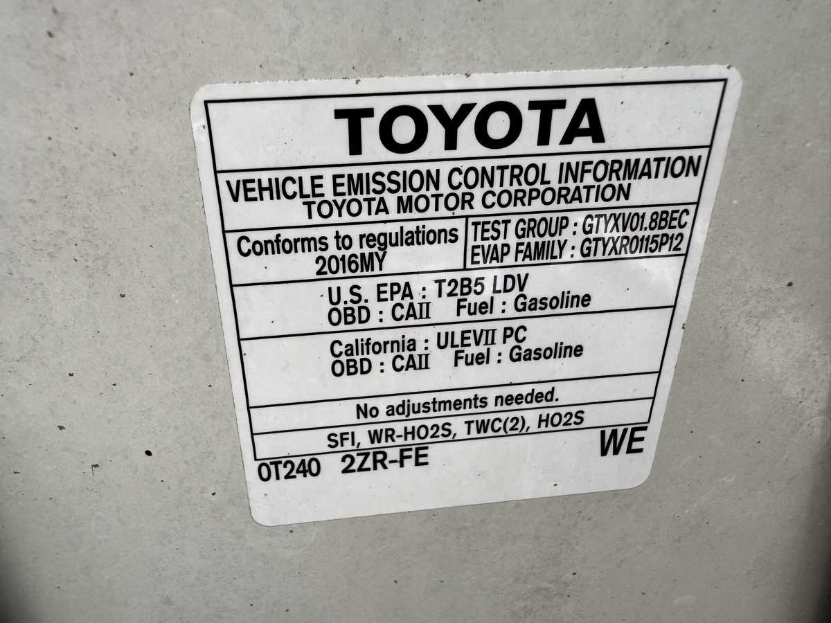 Used 2016 Toyota Corolla LE FWD image 17