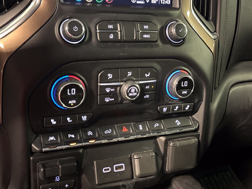 Used 2021 Chevrolet Silverado 1500 High Country w/ Technology Package AWD/4WD image 39