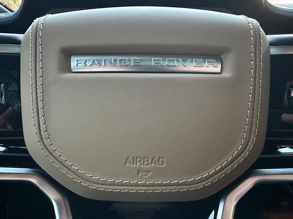 Used 2023 Land Rover Range Rover Sport SE image 17