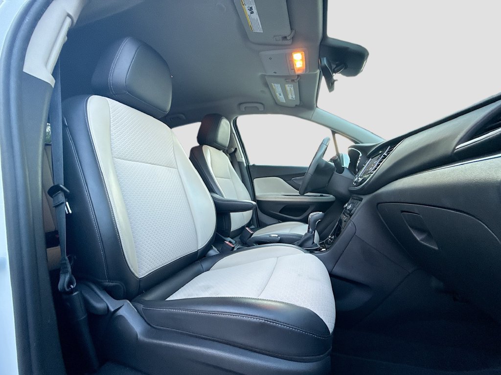 Used 2022 Buick Encore Preferred w/ Safety Package AWD/4WD image 27