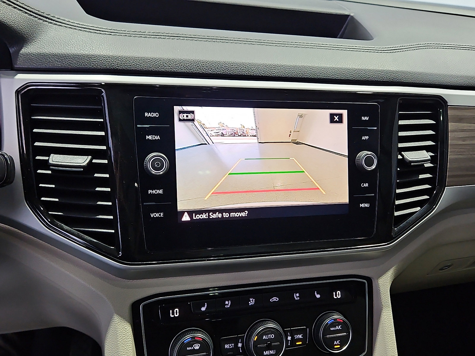 Certified 2021 Volkswagen Atlas SEL Premium AWD/4WD image 18