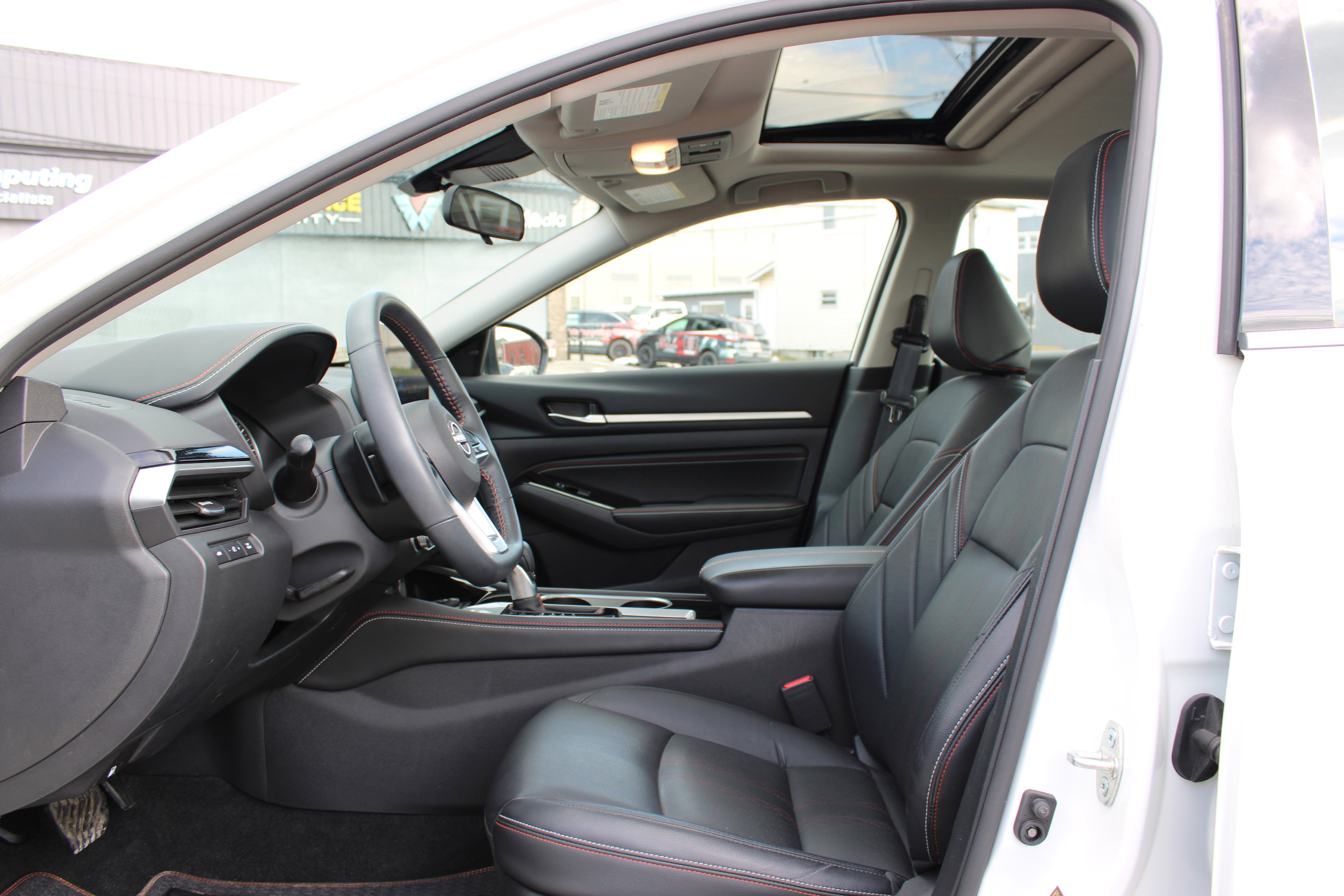 Certified 2023 Nissan Altima 2.5 SR w/ SR Premium Package AWD/4WD image 13