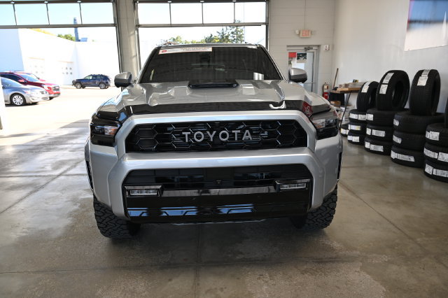 Used 2025 Toyota 4Runner TRD Sport Premium AWD/4WD image 2