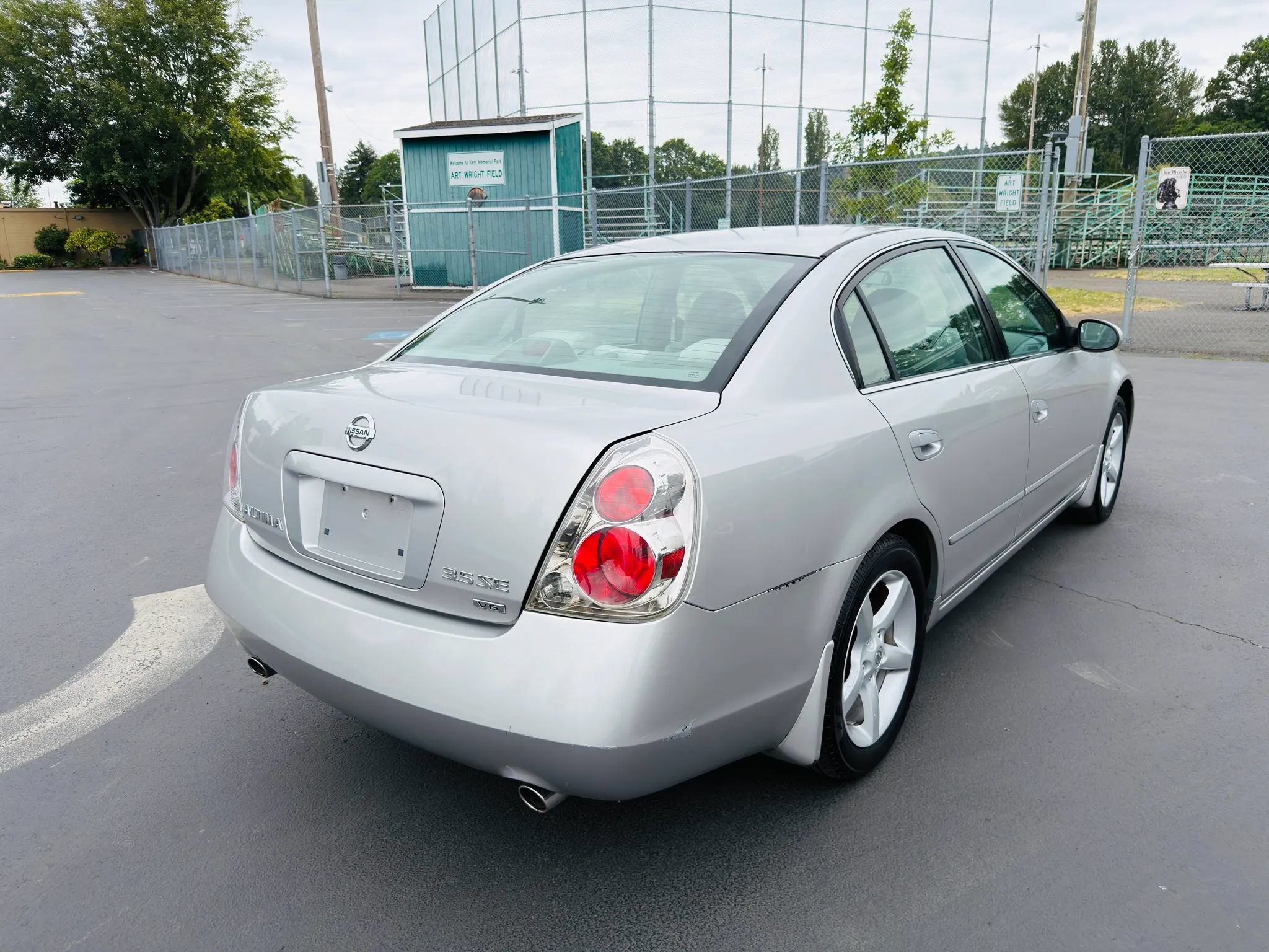 Used 2006 Nissan Altima 3.5 SE FWD image 5