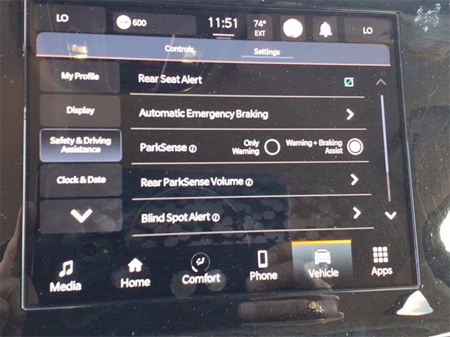 Used 2023 Jeep Grand Cherokee Laredo image 7