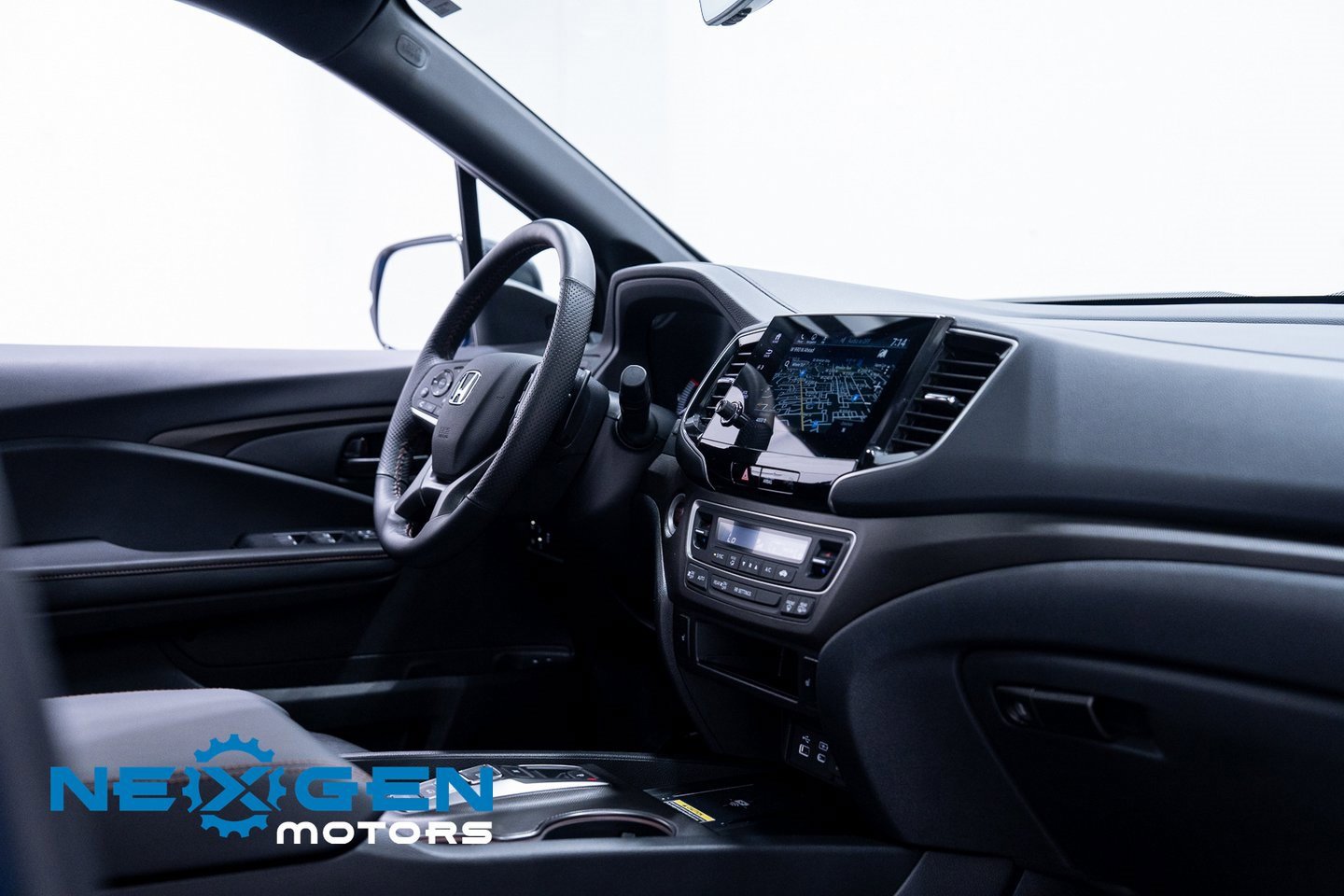 Used 2025 Honda Passport TrailSport image 45