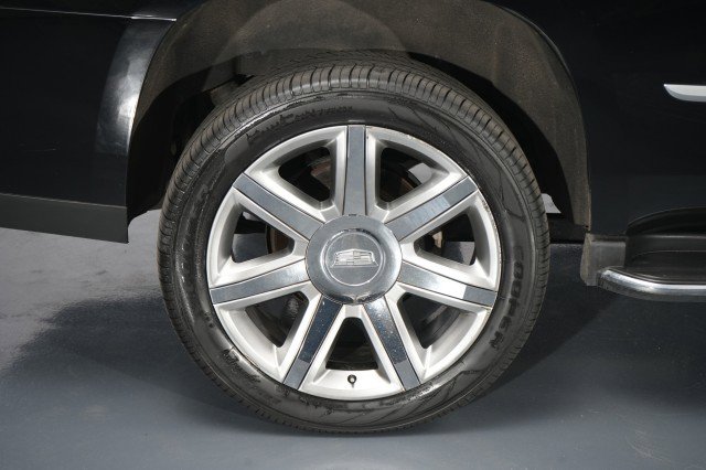 Used 2020 Cadillac Escalade Luxury image 30
