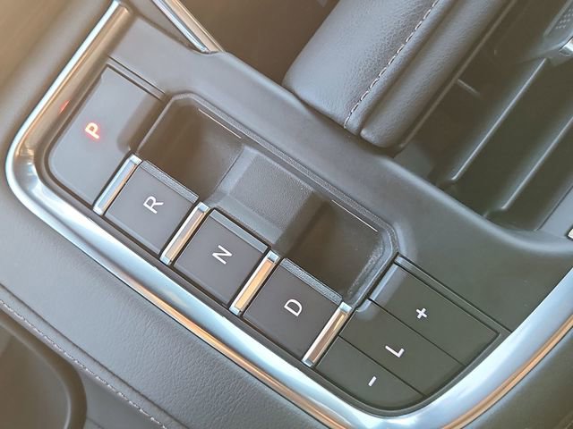 Certified 2024 Chevrolet Suburban High Country AWD/4WD image 15