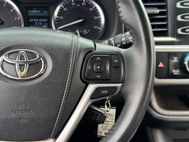 Used 2014 Toyota Highlander Plus AWD/4WD image 25