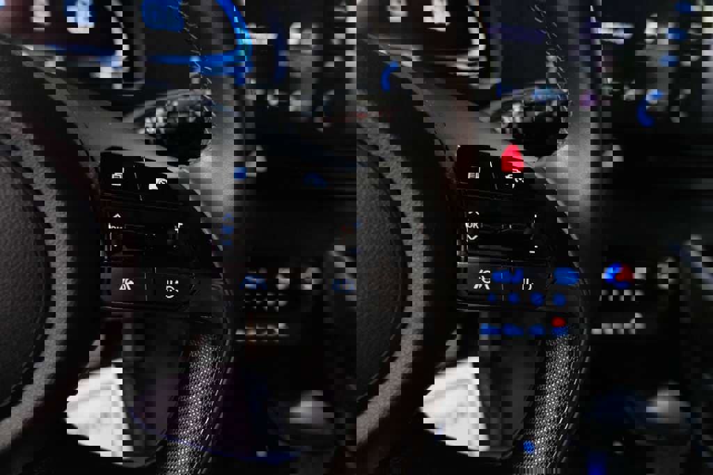 Used 2025 Hyundai Elantra Sport image 36