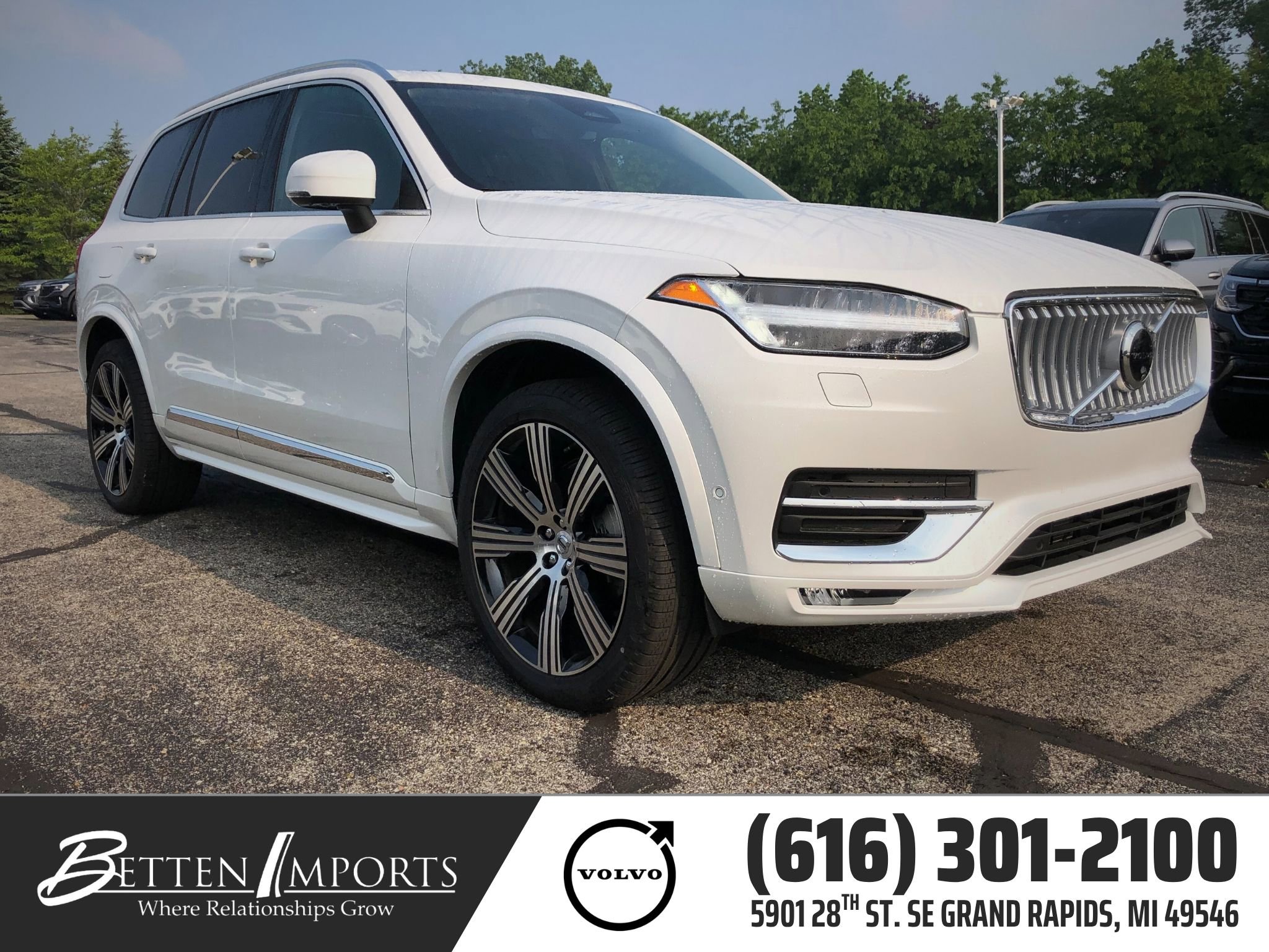 New 2025 Volvo XC90 B6 Plus w/ Protection Package Premier