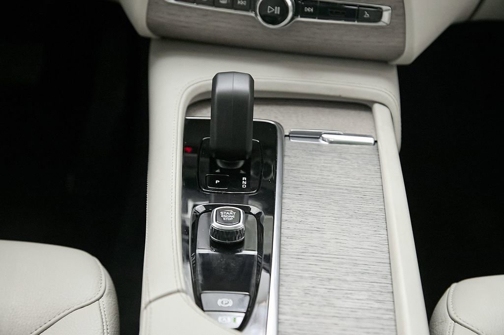 Used 2023 Volvo XC90 B6 Plus w/ Protection Package Premier AWD/4WD image 30