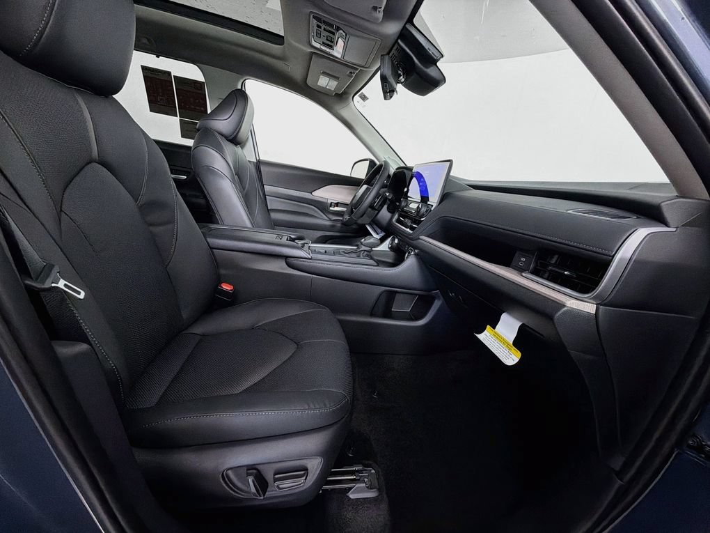 New 2026 Toyota Grand Highlander AWD image 29
