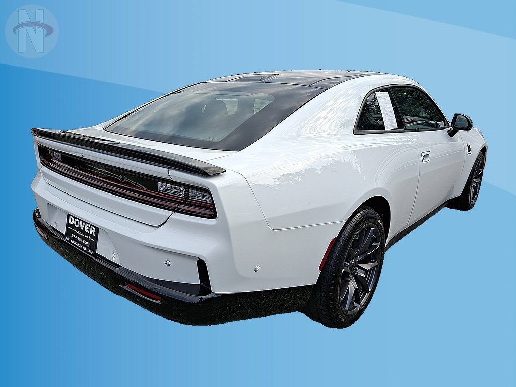 Used 2024 Dodge Charger Daytona Scat Pack w/ Plus Group AWD/4WD image 16