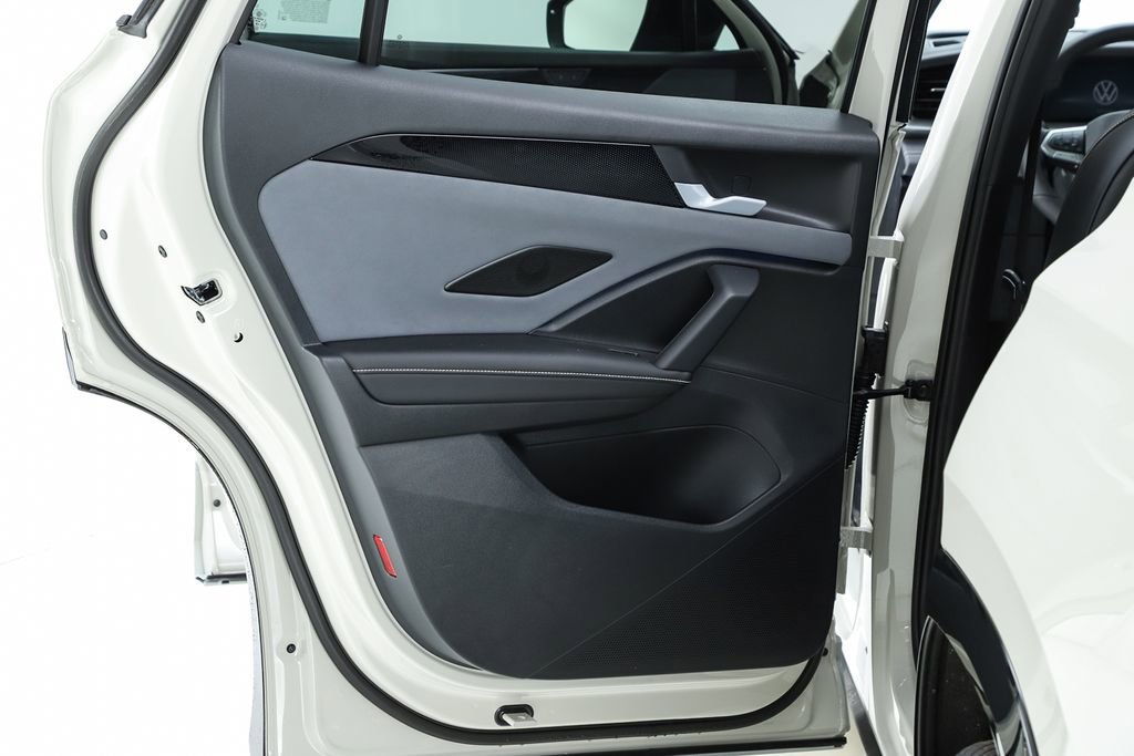 New 2026 Volkswagen Tiguan SE R-Line image 17
