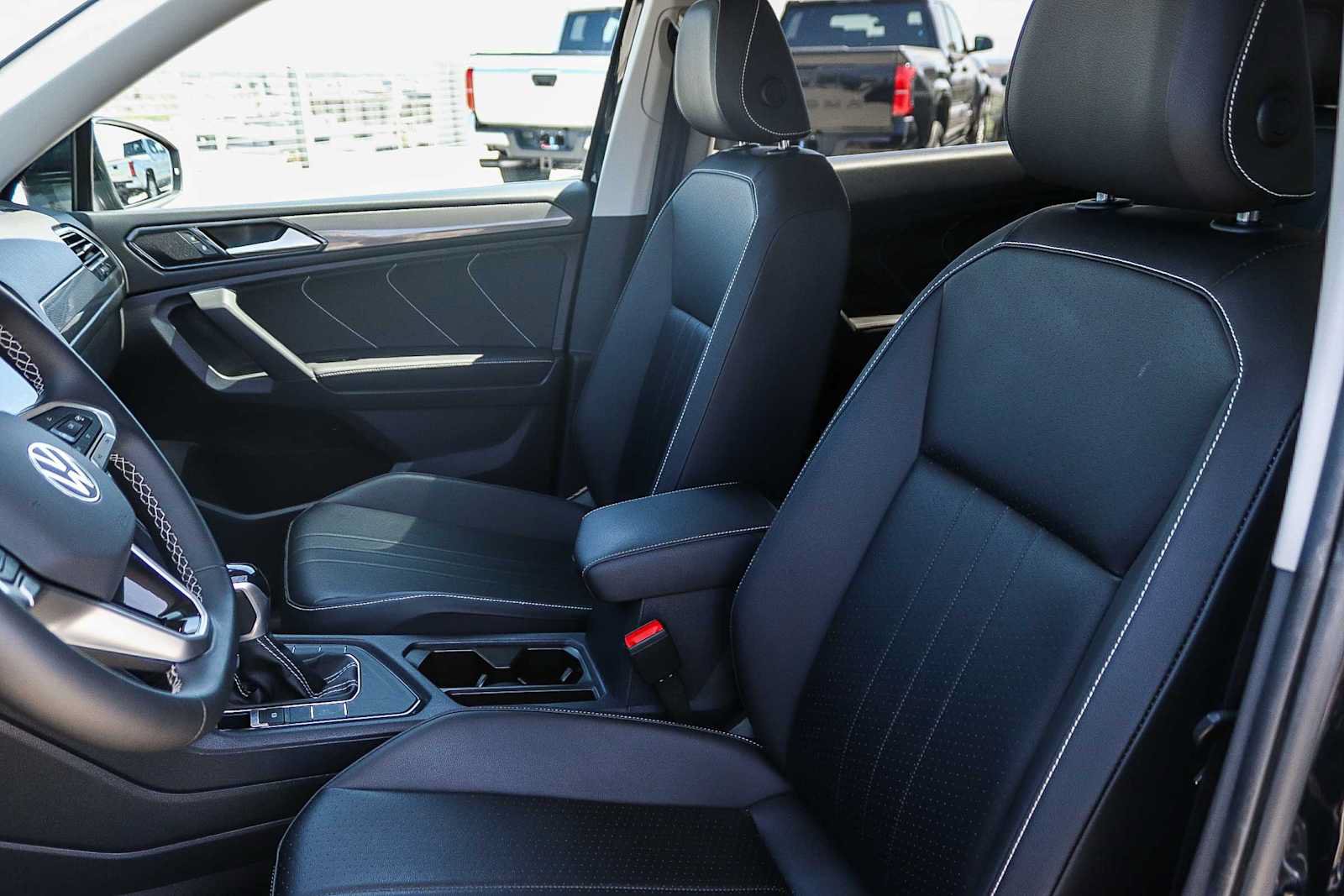 Certified 2022 Volkswagen Tiguan SE FWD image 16