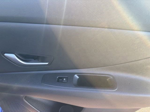 Used 2023 Hyundai Elantra SEL FWD image 31