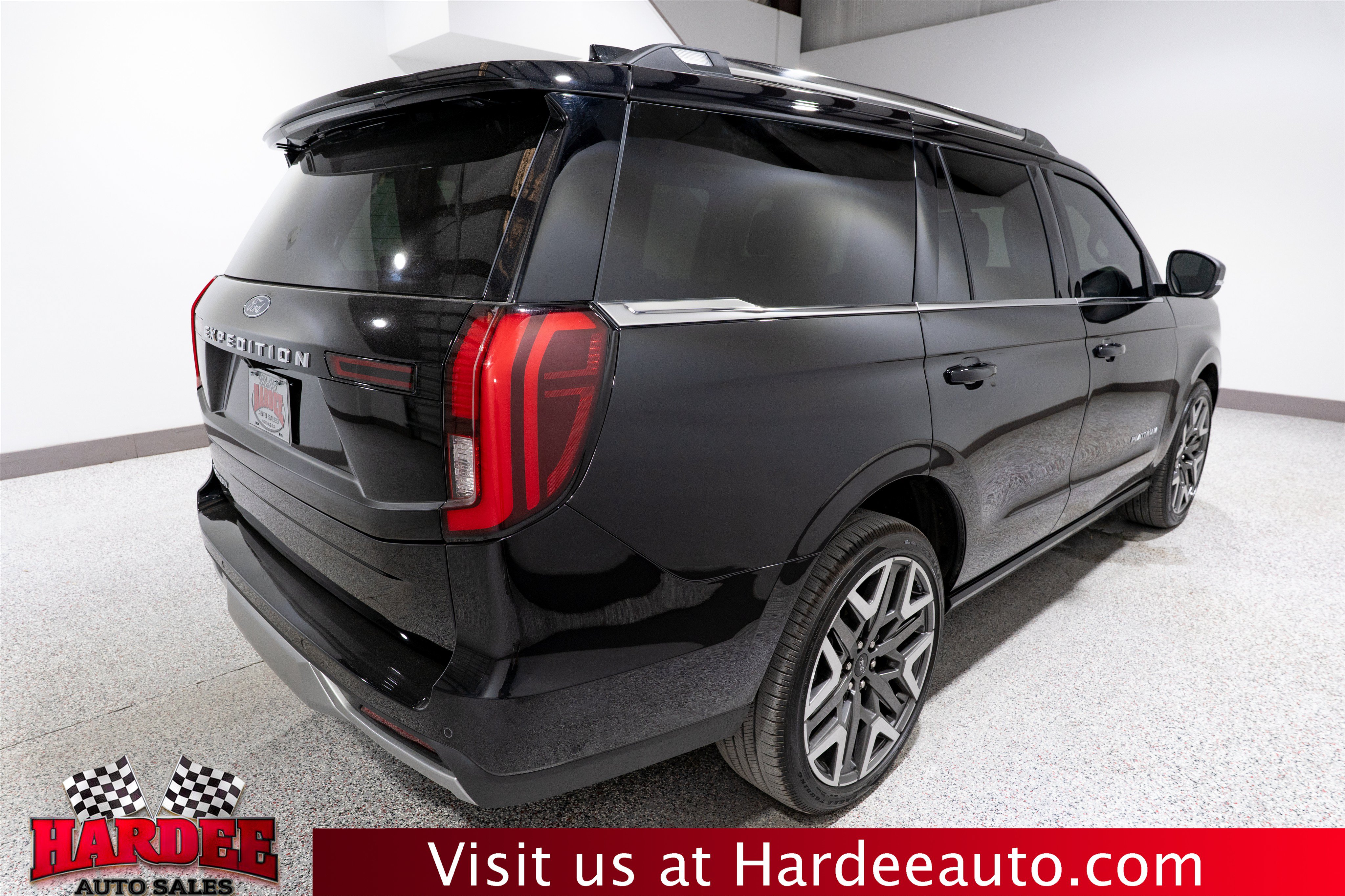 Used 2025 Ford Expedition Platinum w/ Platinum Ultimate Package AWD/4WD image 5