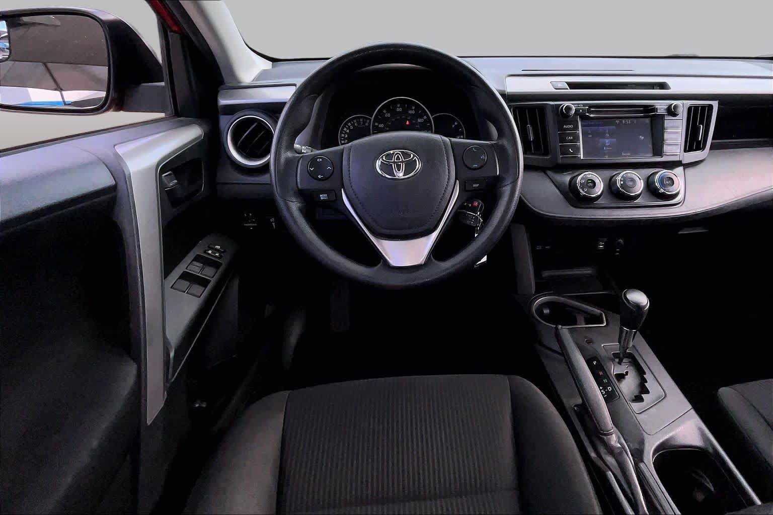 Used 2016 Toyota RAV4 LE FWD image 6