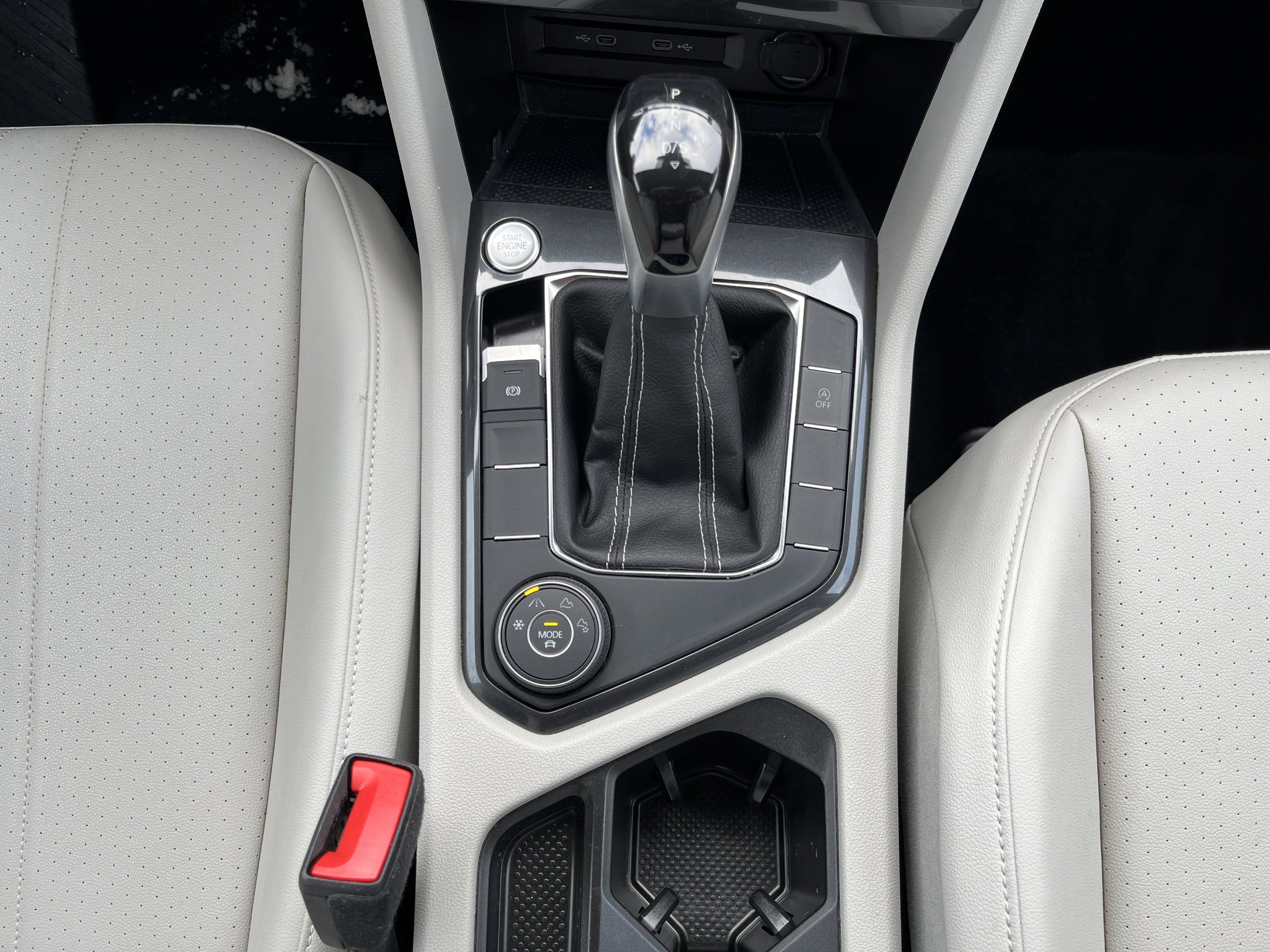 Used 2022 Volkswagen Tiguan SE image 28