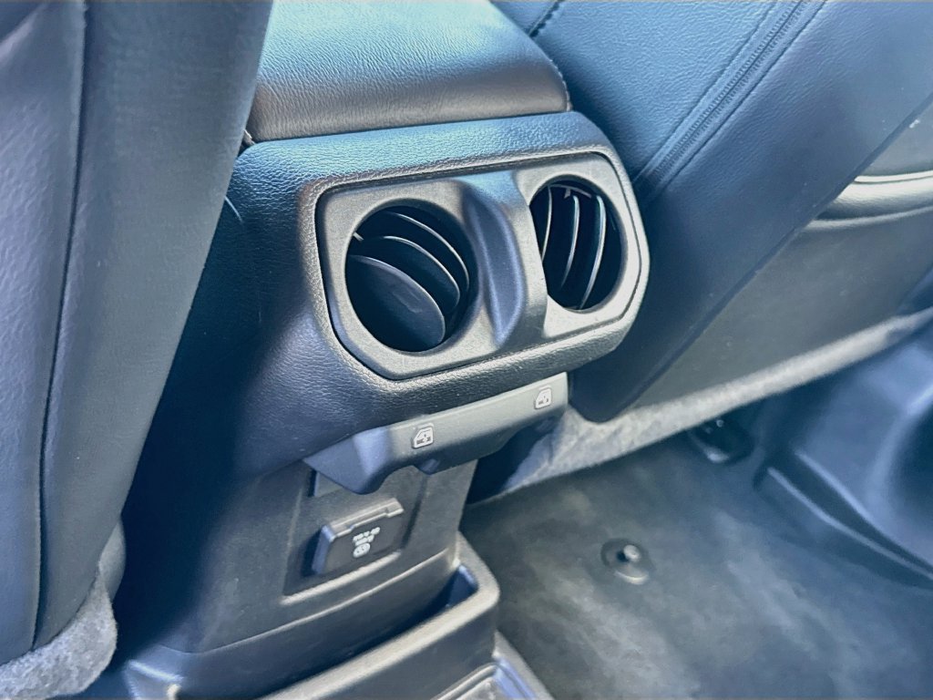 Used 2023 Jeep Wrangler Unlimited Sahara AWD/4WD image 29